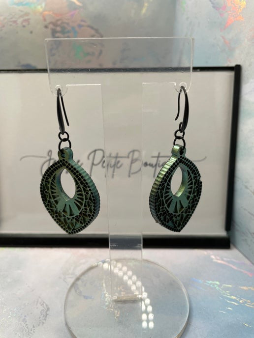 Boucles d'oreilles ovales à détails verts caméléon