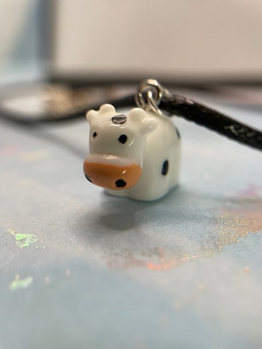 Collier pendentif vache-corde noir 17''