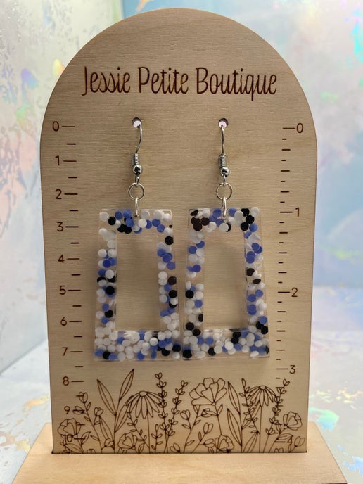 Boucles d'oreilles rectangulaires à pois bleus, blancs et noirs