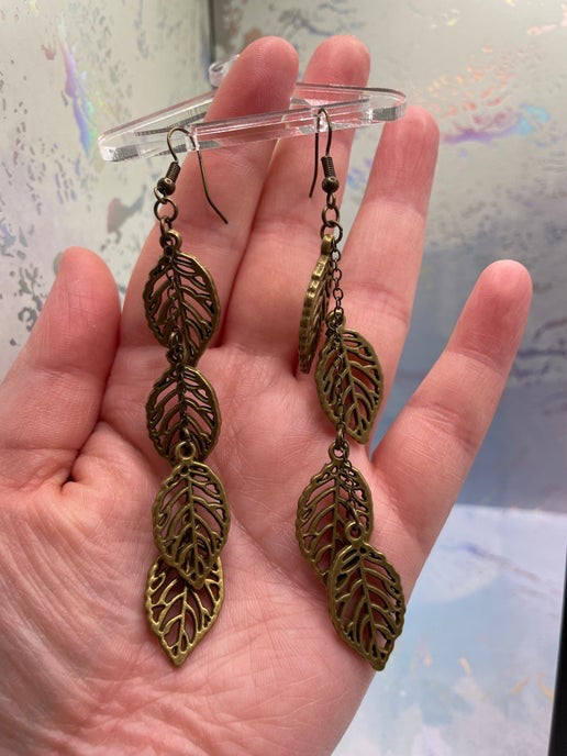 Boucles d'oreilles grosses feuilles bronzes pendantes