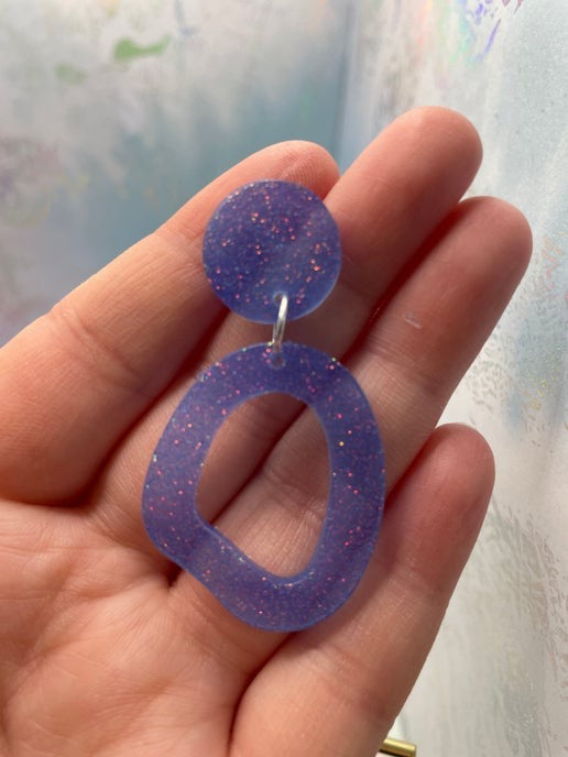 petites boucles d'oreilles angele -Plastique/Hypoallergéniques 