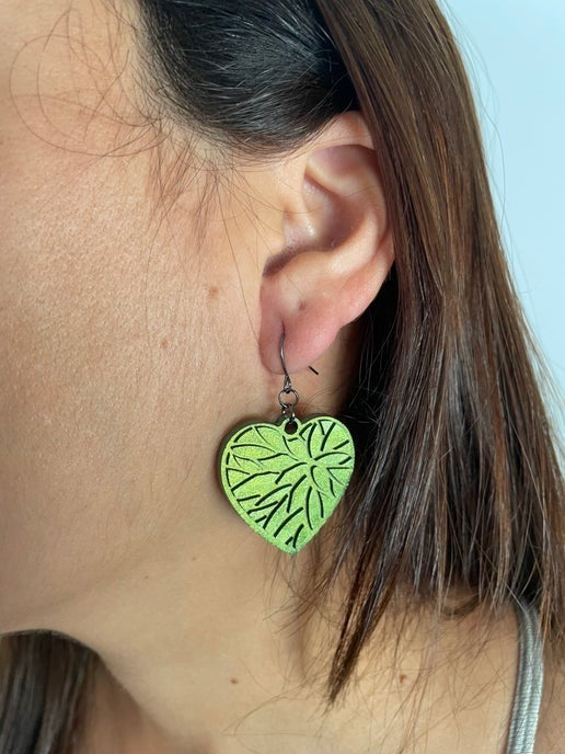 Julie – Boucles d’oreilles cœur caméléon- Acier Inoxydable