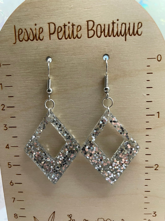 Boucles d'oreilles losange gris scintillant