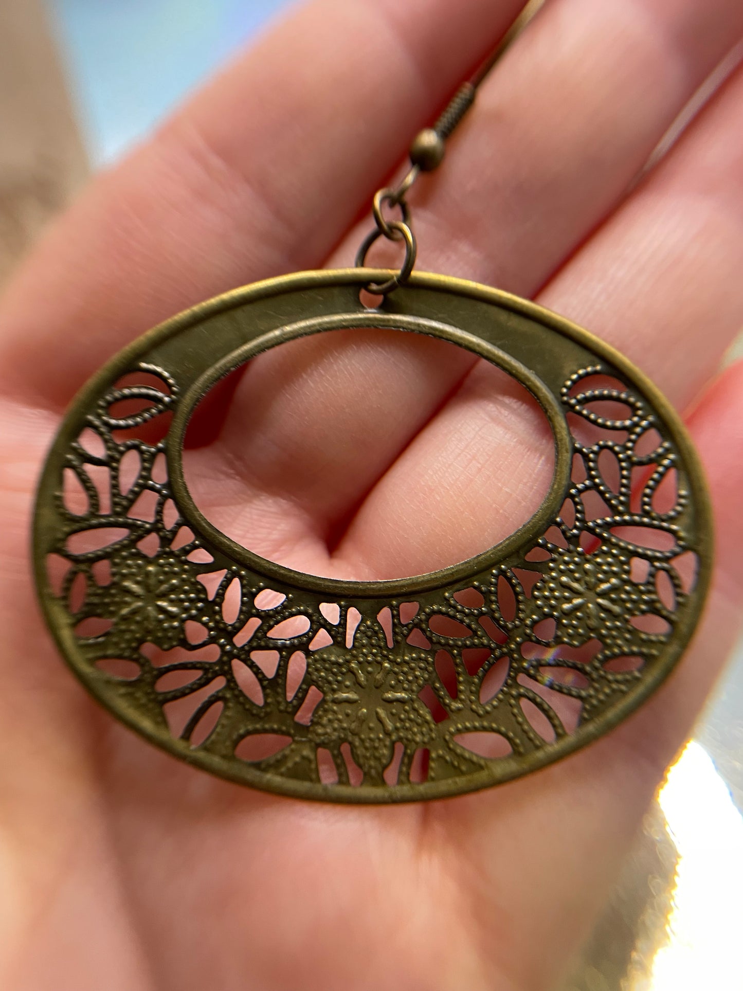 Boucles d'oreilles motif fleurs bronze