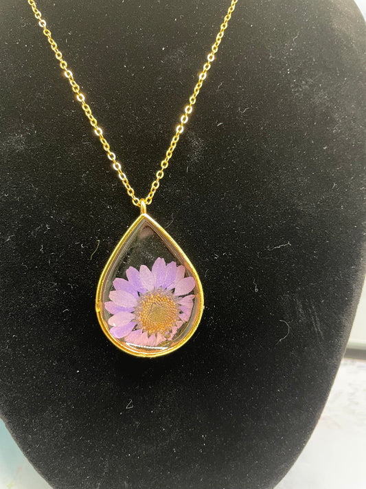 Purple Daisy In Teardrop 25''-Nickel Free