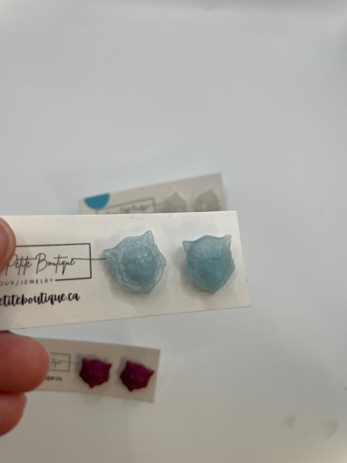 Boutons d'oreilles tête de loup -Sans Nickel